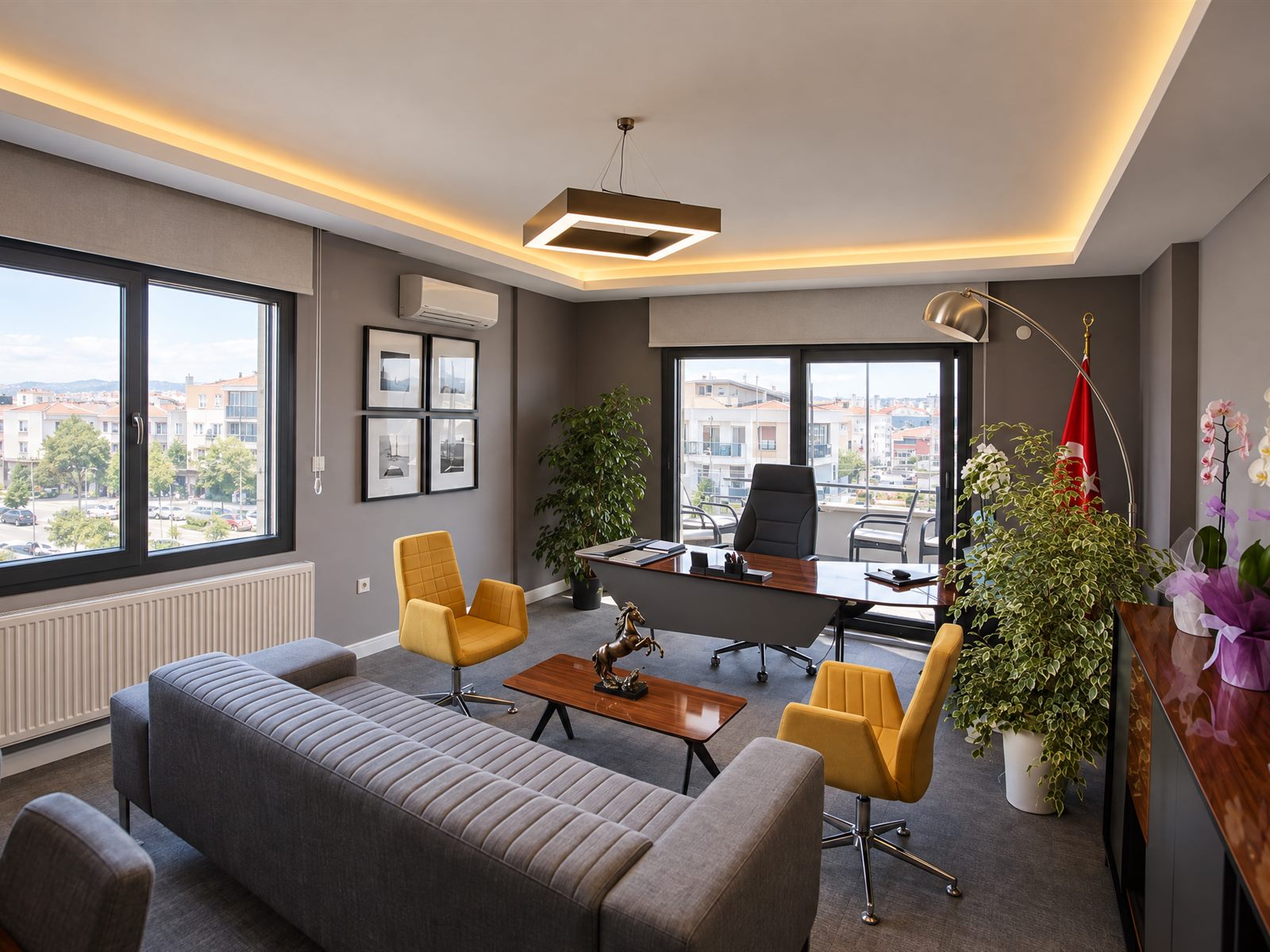 Ofisimizin görüşme salonu